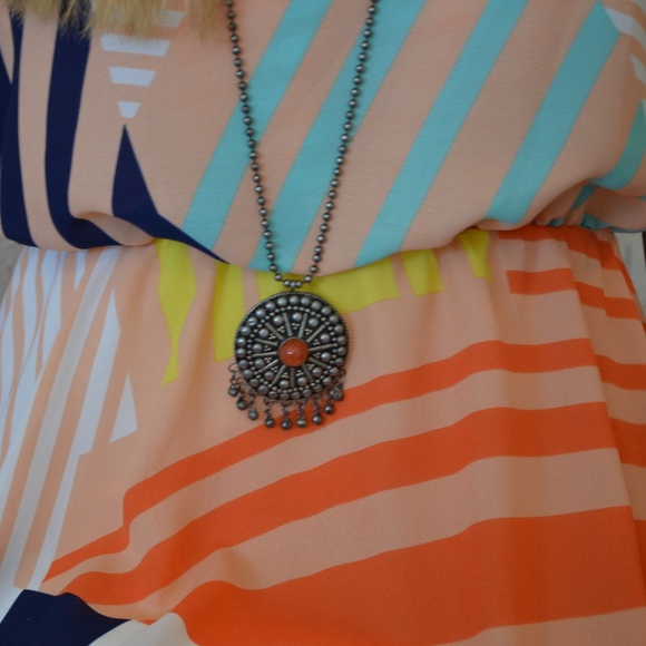 Boho Round Medallion Pendant Silver Necklace - Picture 3 of 4